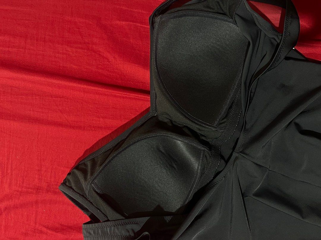 One-piece Swimsuit (Category: Bikinis & Swimsuits) located in Quezon City. Submitted by assdeclutters (Listing ID 1373068344, Image 3). Description: Fits L-XL.