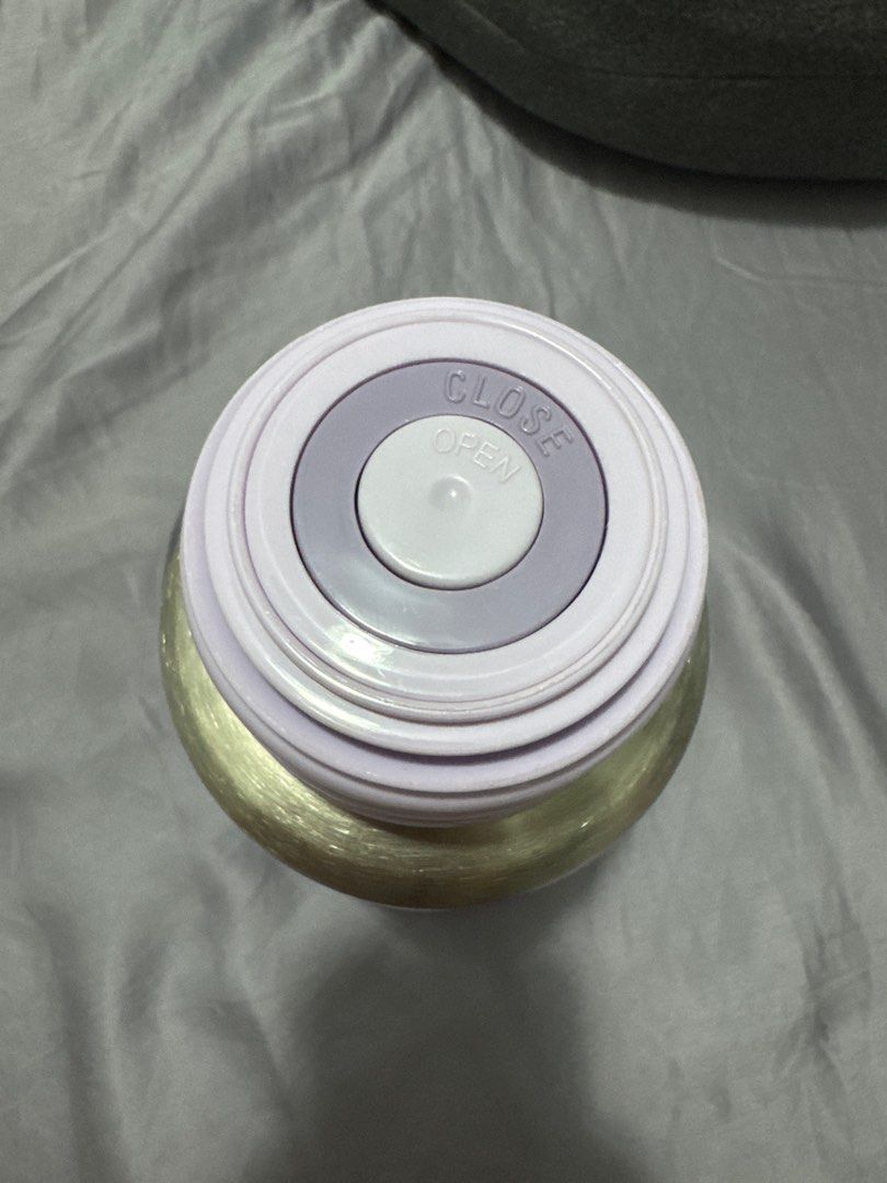 Philips Avent Thermoflash Bottle Warmer (Category: Breastfeeding & Bottle Feeding) located in Singapore. Submitted by thmummygals (Listing ID 1373188984, Image 2). Description: - Philips Avent Thermoflash bottle warmer - Used to warm breast milk package - In good condition - Heats milk quickly and easily - Easy to use and clean - Reliable and convenient - not for fussy buyer - the plastic has looks yellow but interior and everything is in perfect