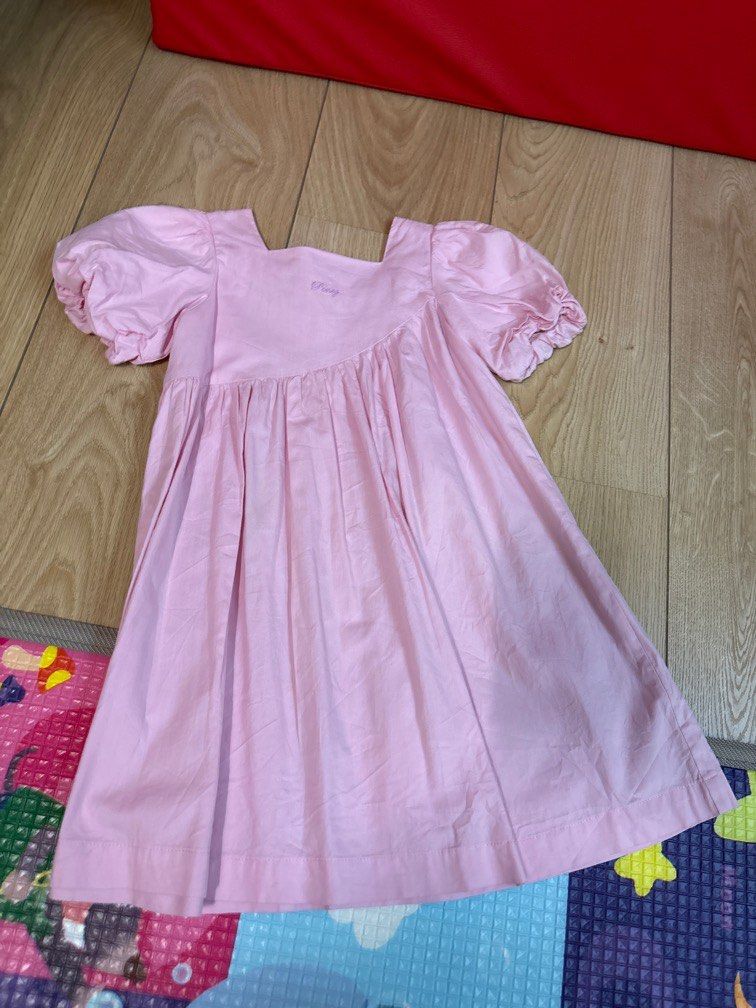 Piney Pink puff sleeves Dress (4-5yrs) (Category: Babies & Kids Fashion) located in Singapore. Submitted by walletvt (Listing ID 1373183259, Image 1). Description: .
