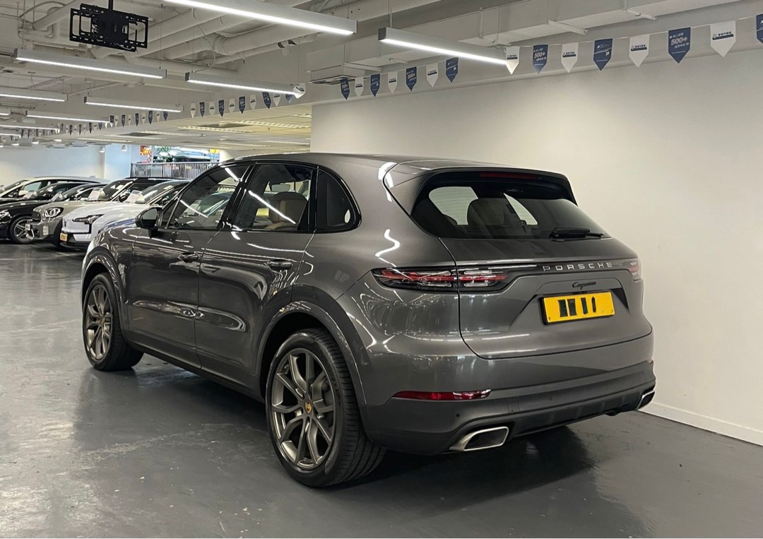Porsche Cayenne (M)62864836898305111