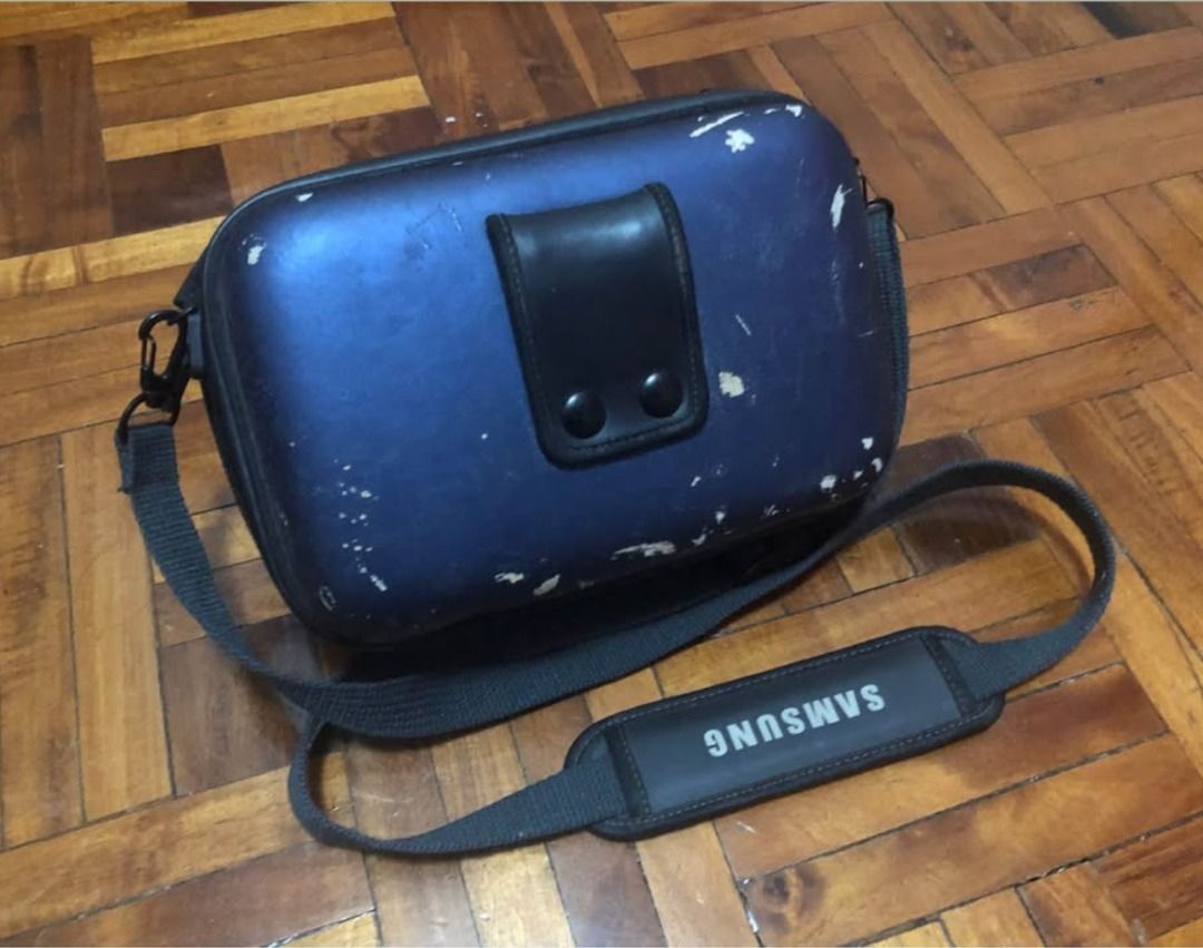 Samsung Camcorder Bag (Category: Camera Bags & Carriers) located in Cainta. Submitted by mrdlpr (Listing ID 1373212723, Image 2). Description: - for camcorders - sold as is/all issues shown MOP: GCash/Cash Delivery: J&T, Lalamove .