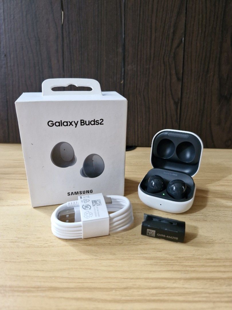 Samsung Galaxy Buds2 (Category: Earphones) located in San Jose del Monte. Submitted by krismafabiona (Listing ID 1373094857, Image 1). Description: ORIGINAL PRICE: 🏷6,990php SALE PRICE: 🏷2,000php Details: Color: Graphite Black Condition: Used but still in very good condition Issue: None Inclusion: Charging cord, Earbud replacements For actual pictures, please send me a DM if interested. Payment modes: GCash Bank Transfer (UnionBank/BPI) Deliver