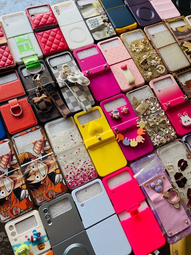 Samsung Galaxy Z Flip 3/4 Case (Category: Cases & Sleeves) located in Mandaluyong City. Submitted by co.case (Listing ID 1373107717, Image 1). Description: ₱200 Clear ₱250-350 each.