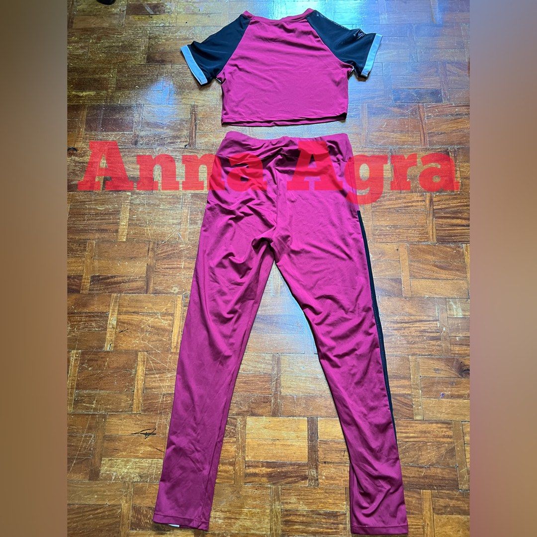 Shein Preloved Sports Set Mesh Insert Panel Super Elastic (Category: Activewear) located in Pasig City. Submitted by annaagra (Listing ID 1373084857, Image 2). Description: Shein Preloved Sports Set Mesh Insert Panel Super Elastic -size medium (see dimensions below) -slimfit -round neck, raglan sleevestop -leggings pants -color burgundy, black and white combo -no padding -82% polyester 18% Elastane -used once or twice for youtube -rfs: declutteri