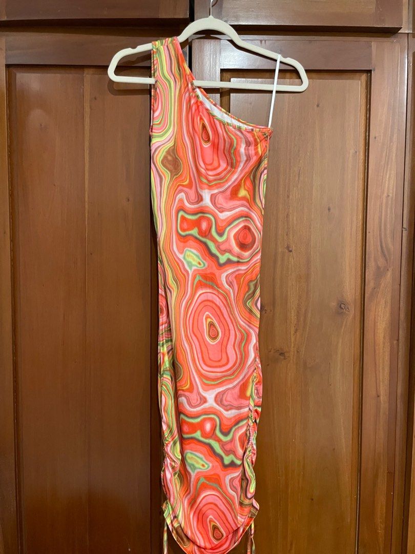 Shein venue cut one shoulder printed summer dress (Category: Dresses) located in Marikina City. Submitted by declutteringbyl (Listing ID 1373123779, Image 1). Description: .