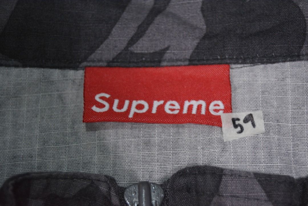 supreme (Category: Luxury Apparel) located in Baguio. Submitted by sellingtonshop (Listing ID 1373174064, Image 3). Description: 59.Supreme zip-up 2XL 31 x 27 Good as New Mine: 680 Steal: 780 Grab: 880.