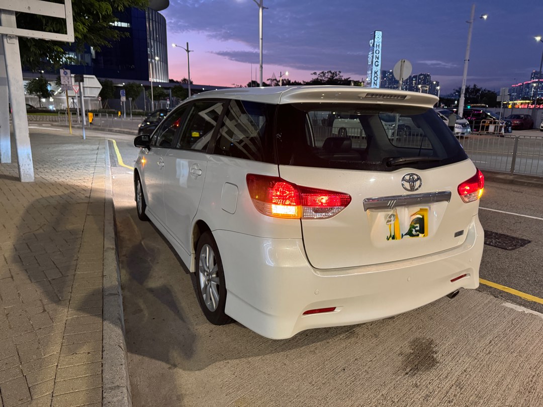 Toyota Wish 1.8 (A)62865873011842111