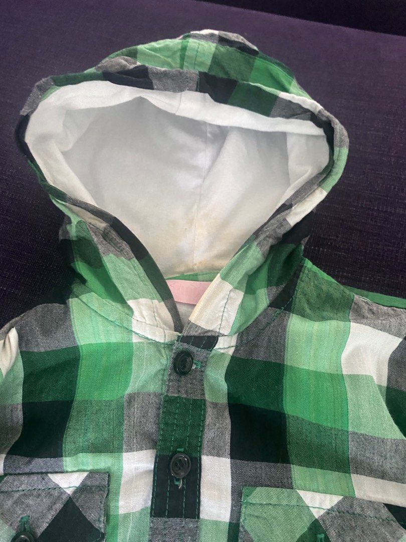 🌸❤️🌸TRENDY 🔥FASHIONABLE 🌸TODDLERS HOODED SHIRT TOP CHECKERED 🔥GREEN GREY COLORS❤️FROM LONDON 🇬🇧 UK🌸🔥🌸AGES 15-24 months❤️🌸❤️ (Category: Babies & Kids Fashion) located in Singapore. Submitted by stoneroses1999 (Listing ID 1373149515, Image 2). Description: Katong area or post 3$ .