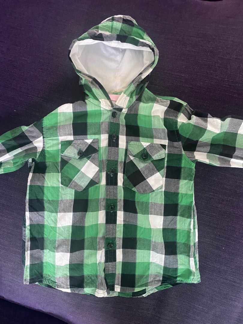 🌸❤️🌸TRENDY 🔥FASHIONABLE 🌸TODDLERS HOODED SHIRT TOP CHECKERED 🔥GREEN GREY COLORS❤️FROM LONDON 🇬🇧 UK🌸🔥🌸AGES 15-24 months❤️🌸❤️ (Category: Babies & Kids Fashion) located in Singapore. Submitted by stoneroses1999 (Listing ID 1373149515, Image 1). Description: Katong area or post 3$ .