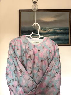(Category: ) located in . Submitted by closetspaze (Listing ID 1373139041, Image 1). Description: .