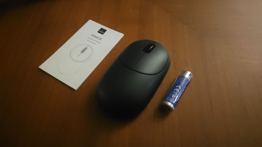 Wiwu Bluetooth Wireless Mouse (2.4gHz) for Tablet, Laptop, PC, Computer (Category: Mouse & Mousepads) located in Quezon City. Submitted by bagels42 (Listing ID 1373133051, Image 2). Description: ***ACTUAL PICTURES USED IN POSTING*** - CONNECTS TO IPADS AND TABLETS - AA BATTERY INCLUDED - 2.4 Bluetooth Ghz - ABS Material - 114g - 123 x 127 x 160 mm Wiwu Bluetooth Wireless Mouse (2.4gHz) for Tablet, Laptop, PC, Computer Price: 400 Color: Black ____