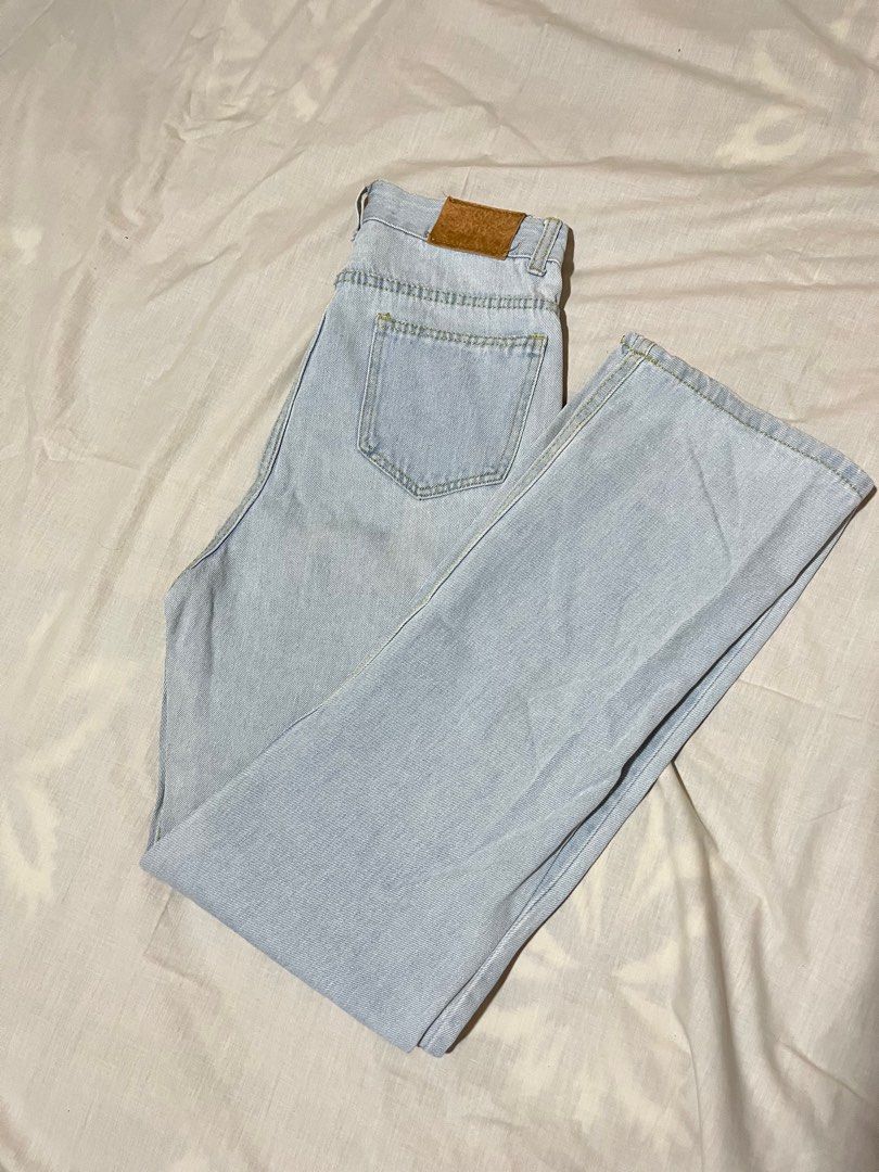 Zara jeans (Category: Shorts) located in Manila. Submitted by trixvil (Listing ID 1373157971, Image 1). Description: Size: Small (26).