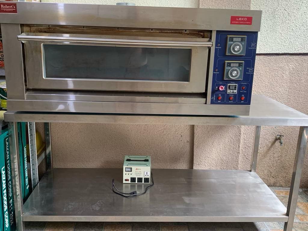 1 deck 2 Trays Oven (Category: Ovens & Toasters) located in Quezon City. Submitted by acire17 (Listing ID 1373280108, Image 1). Description: .