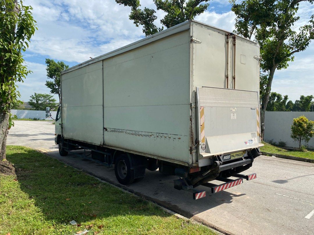 24ft box truck with Tailgate for lease (Category: Commercial Vehicles for Rent) located in Singapore. Submitted by AbwinLeasingvehicle (Listing ID 1318683732, Image 2). Description: 🚚 12 months contract = $2590.00 before GST 🚚 24 months contract = $2490.00 before GST 🚚 36 months contract = $2390.00 before GST *Minimum 1 month Deposit is required* 💖Covered💖 🔴 Road Tax & Insurance 🔴 Maintenance & Servicing 🔴 24hrs towing service within Sing
