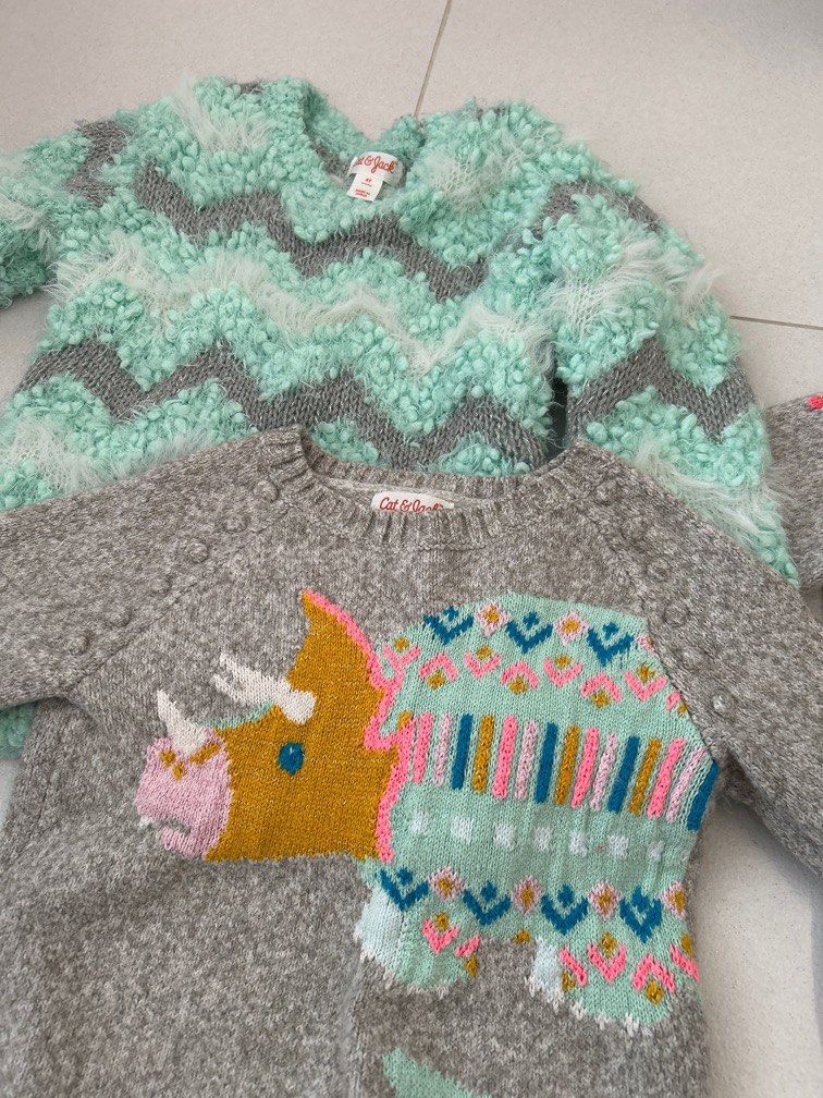 4T knitted tops (Category: Babies & Kids Fashion) located in Singapore. Submitted by underpugspell (Listing ID 1373283730, Image 2). Description: The triceratops grey can fit a 3T better. The other 2 suitable for 3-4T. The green grey being the longest somehow probably due to the material. Each piece for 15. Mail(++). .