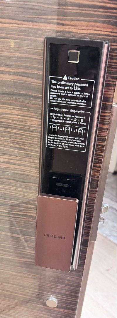 專業安裝電子鎖、開鎖、換鎖、安裝電鎖系統、夾萬、車門、捲閘等等鎖類安裝維修62859980616321111
