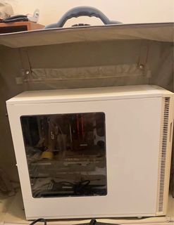 電腦主機