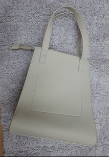 （分類：）位於 。 由 20laucl 提交（商品編號 1373354676，圖片 1）。簡介： 。
