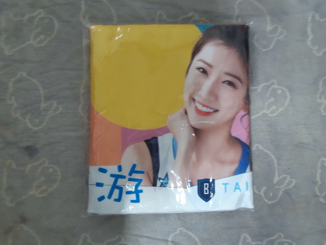 由 open77919144273 (刊登 ID 1373244287，圖片 1) 提交，位於 台北市 (Taipei) 的 勇士啦啦隊 游游 應援巾 富邦 (類別：球拍和球類運動)，說明：中永和可方便面交。。