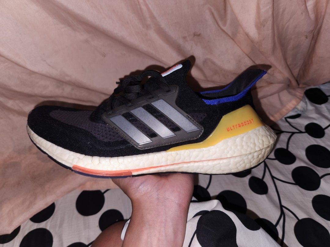 Adidas Ultraboost 21 Berlin Marathon (Category: Sneakers) located in Butuan. Submitted by patricknylle (Listing ID 1373311927, Image 2). Description: Adidas Ultraboost 21 Berlin Marathon Edition Cosmetic issue only scratches on midsole and cage, no draggings RFS Not using it anymore, need to declutter Free shipping as long as payment first, price can be negotiated a bit.