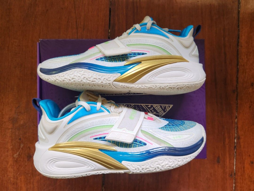 Anta Kai 1 Playoffs Home (Category: Sneakers) located in Makati City. Submitted by karamazob006 (Listing ID 1373274399, Image 1). Description: For sale Anta Kai1 Playoffs 'Home" sz10.5 9.5/10 condition 4.5k Open to trades (Kobes or Sabrinas).