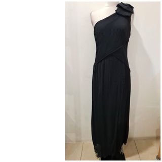 (Category: ) located in . Submitted by krista_closet (Listing ID 1373312443, Image 1). Description: .
