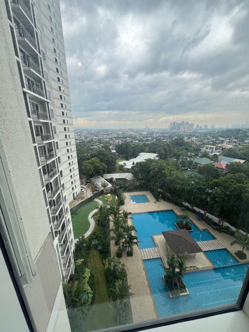 Arton Rockwell Studio FOR LEASE (Category: Apartments & Condos) located in Makati City. Submitted by designandspace (Listing ID 1373307832, Image 2). Description: Arton North Tower Rockwell Studio unit 27sqm Amenity View Brand new Unfurnished LEASE Php 21,600/ month Plus parking Php 5K/month Also available for Lease 29sqm @ Php 23,200/month Plus parking Php 5k/month 0917-8101834 Schools: Ateneo De Manila University Miriam College UP Diliman Hospi