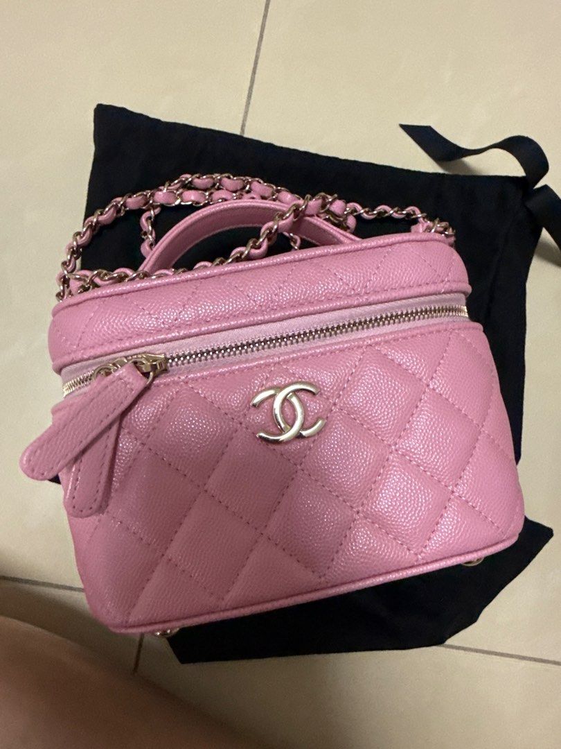 Authentic Pink Chanel Caviar Vanity Bag (seasonal) (Category: Bags & Wallets) located in Singapore. Submitted by samquack (Listing ID 1373248137, Image 1). Description: Got it from Kim Lim live sales but after collecting it, realised that the colour doesn’t suit me. I’ll be letting it go for the price I’ve gotten, so I’m not earning anything from this. Able to show proof that I’ve purchased from her, such as transaction screenshot as well as my i