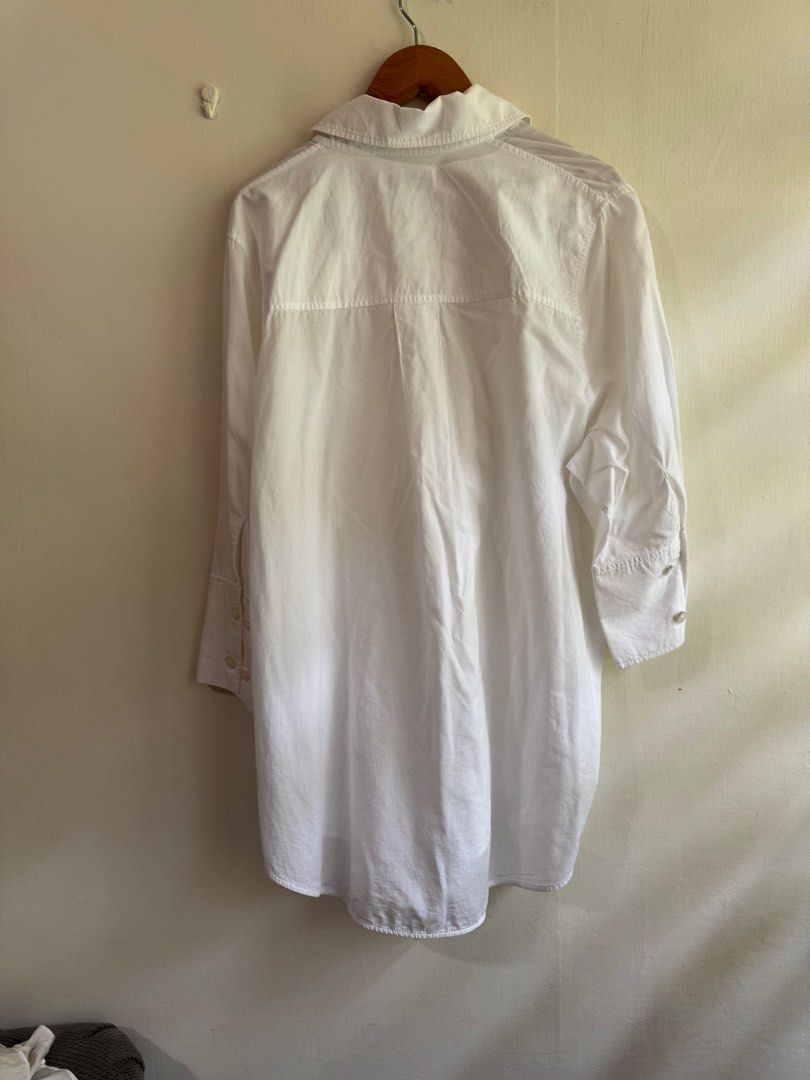 Authentic COS Longsleeve polo button down shirt (Category: Longsleeves) located in Cagayan de Oro. Submitted by jcb2017 (Listing ID 1373261468, Image 2). Description: All items listed here are on hand, I do not resell. All items were purchased personally and directly from the stores at original price. 😊.