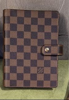 (Category: ) located in . Submitted by chloe_luxuries (Listing ID 1373265601, Image 1). Description: .