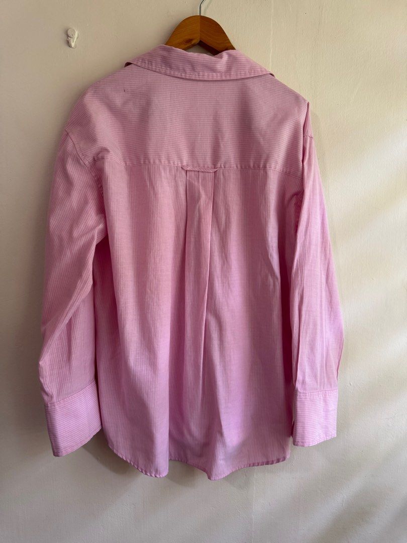 Authentic Zara Pink Polo shirt (Category: Longsleeves) located in Cagayan de Oro. Submitted by jcb2017 (Listing ID 1373260288, Image 3). Description: Used twice only Has small stain at the back (see photo) Size small but fits medium frames All items listed here are on hand, I do not resell. All items were purchased personally and directly from the stores at original price. 😊.
