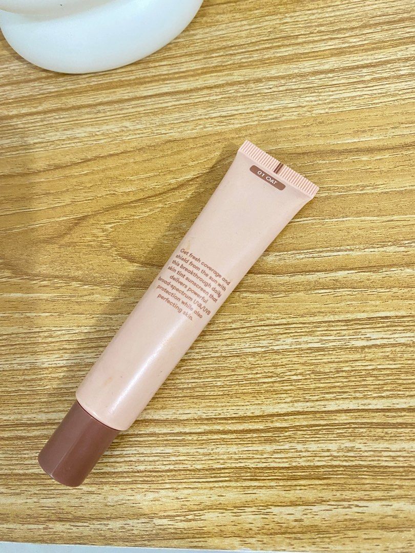 blk skin tint (Category: Makeup) located in Bulacan. Submitted by alshopie (Listing ID 1373356824, Image 2). Description: not my shade.
