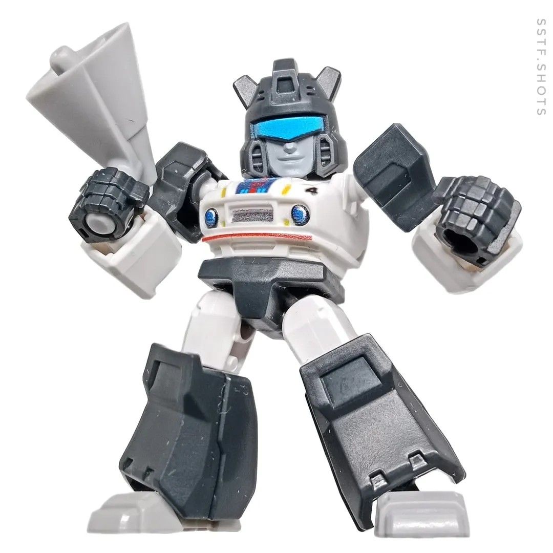 Blokees Galaxy Defender Version Transformers Autobot Jazz 2 inch Chibi Type Mini Action Figure Model Kit (Category: Designer & Blind Box Toys) located in Pasig City. Submitted by kumiko08 (Listing ID 1371592184, Image 2). Description: Blokees Galaxy Defender Version Transformers Autobot Jazz 2 inch Chibi Type Mini Action Figure Model Kit 📌 out of the box 📌 no packaging 📌 displayed condition 📌 figures are assembled in good condition 📌 what yo