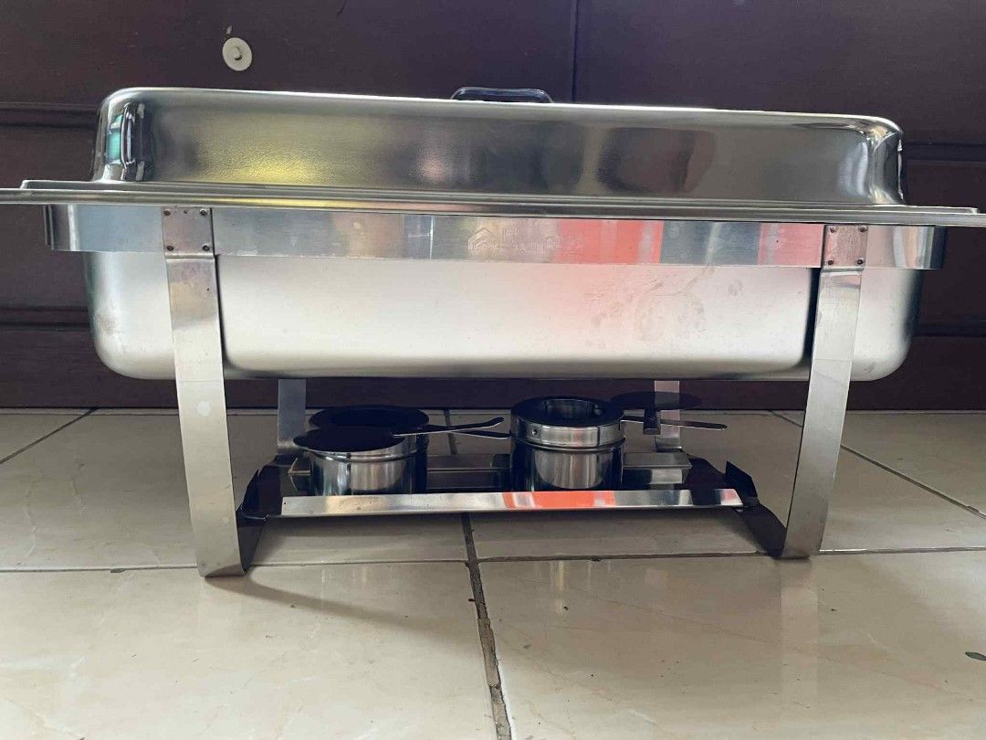 Blumen Chafish Dish 9 liters (Category: Other Kitchenware & Tableware) located in Quezon City. Submitted by lmolympia (Listing ID 1373320874, Image 3). Description: 9L chafing dish, barely used. 2 stocks available, Php 2200 each. Php 4000 only if take both.