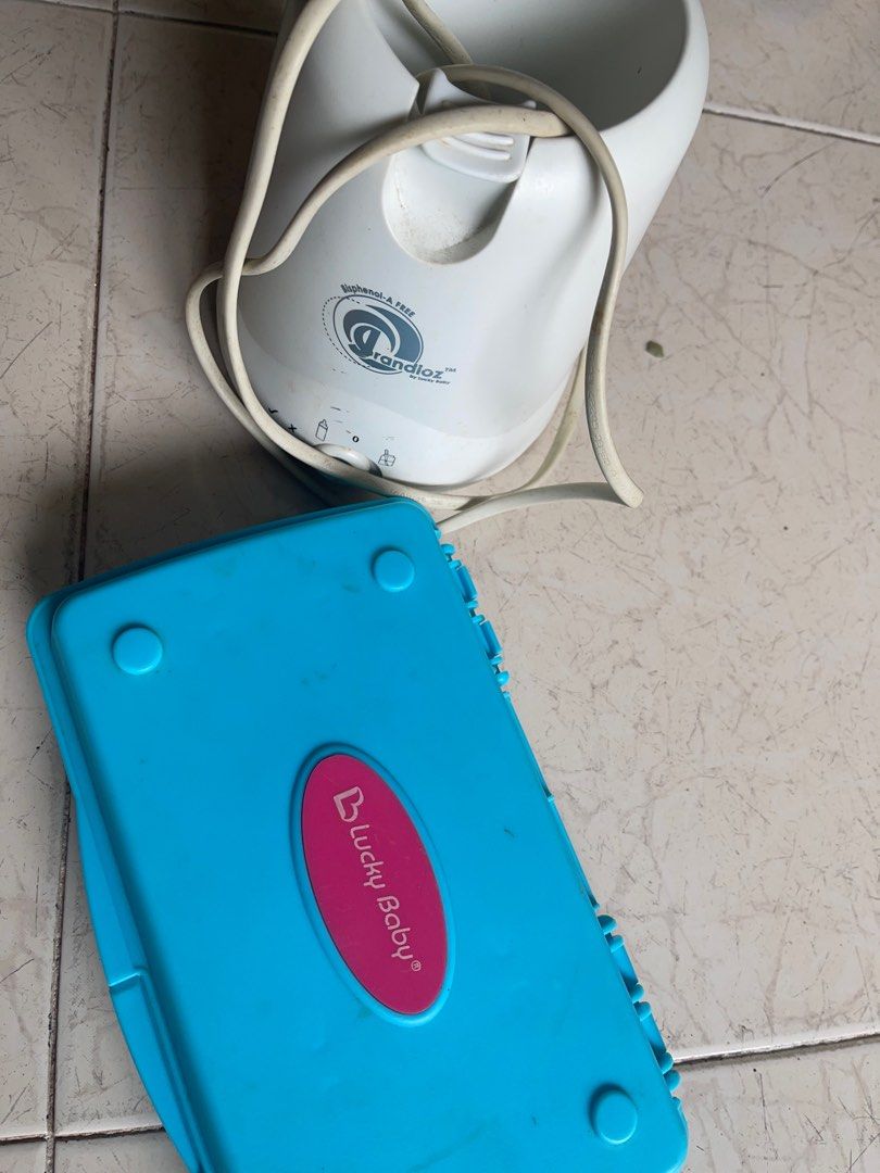 Bottle warmer (Category: Breastfeeding & Bottle Feeding) located in Singapore. Submitted by stuffsa20 (Listing ID 1373252477, Image 1). Description: .