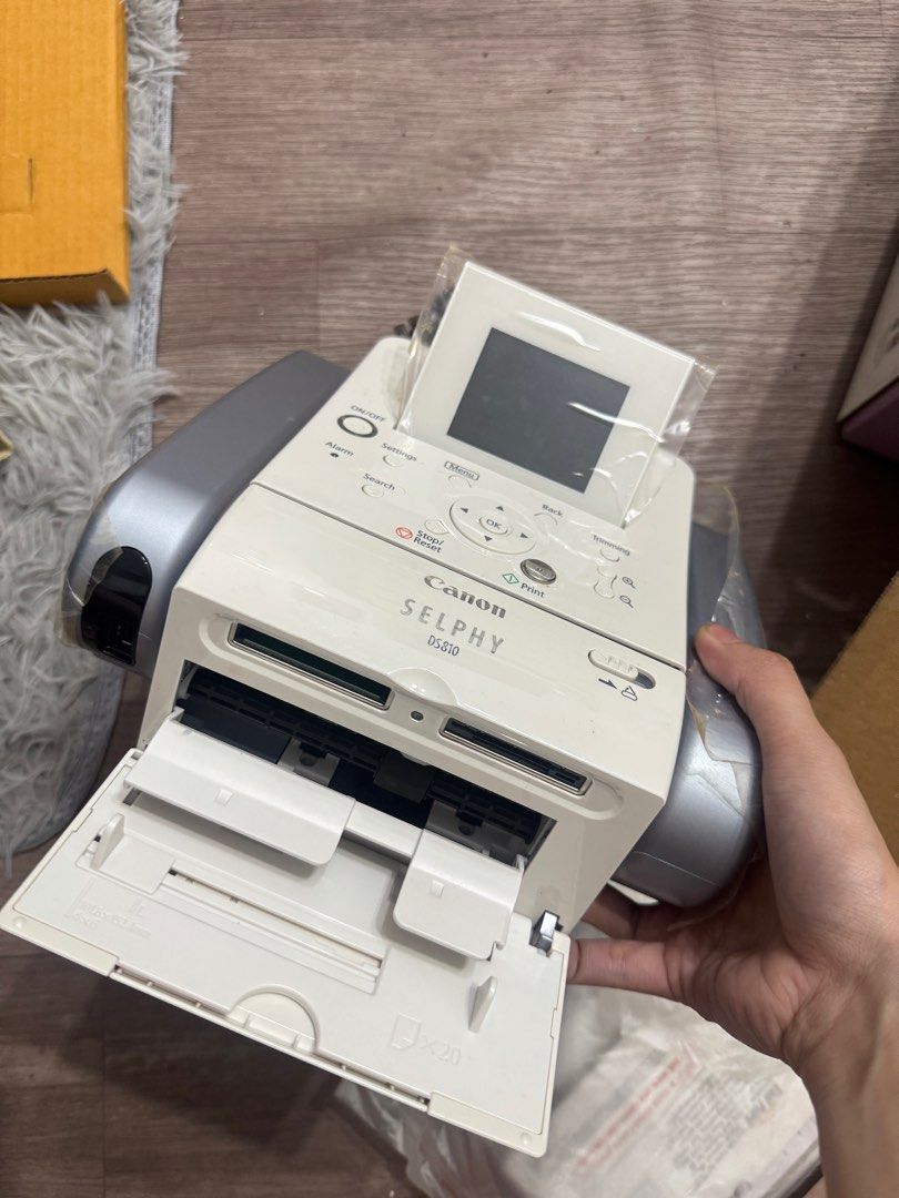 Canon Selphy Photo Printer (Category: Printers, Scanners & Copiers) located in Manila. Submitted by angela.gg (Listing ID 1373357042, Image 1). Description: - never been used - vintage.