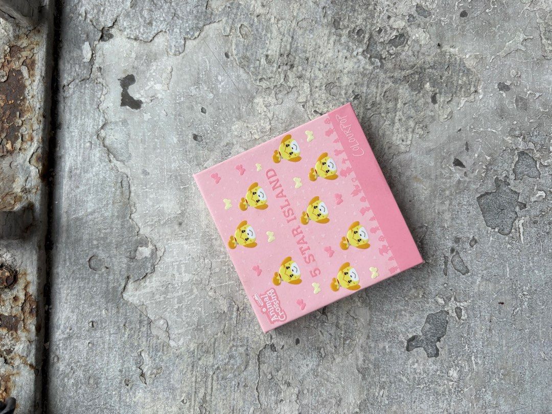 Colourpop eyeshadow palette (Category: Makeup) located in Pasig City. Submitted by _mari (Listing ID 1373254257, Image 2). Description: Never been used! Original bought in the US RFS: I dont wear make ups hahaha.