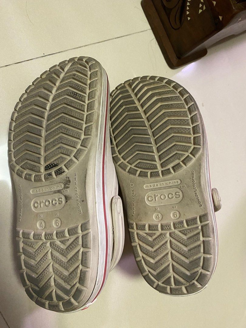 Crocs (Category: Babies & Kids Fashion) located in Quezon City. Submitted by mrs_declutter (Listing ID 1373327456, Image 2). Description: Lightly used crocs original. Size 6 for girls. Very good condition. Just needs washing..
