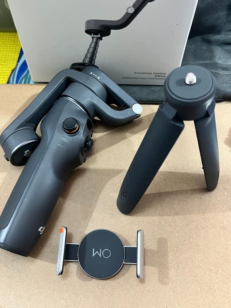 DGI OSMO MOBILE 6 STABILIZER (Category: Camera Bags & Carriers) located in Pasay City. Submitted by jclothing.ph (Listing ID 1373361786, Image 3). Description: Selling DGI OSMO MOBILE 6 STABILIZER All in good condition! Nego. RFS: decluttering Please call/text me for urgent inquiries: 09498488903 .