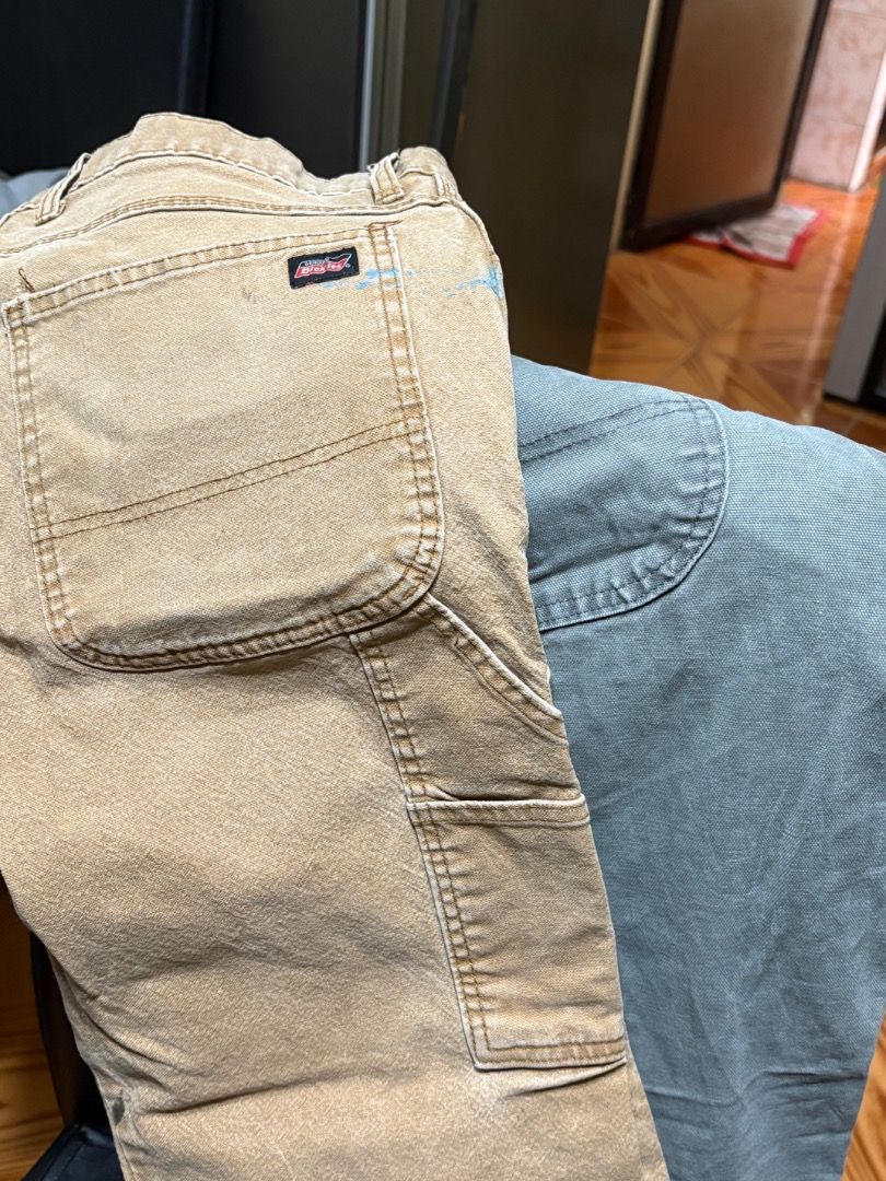DICKIES CARPENTER/PAINTER PANTS (Category: Jeans) located in Caloocan City. Submitted by icedrip (Listing ID 1373253903, Image 3). Description: 1200 Nego (Best offer)Take all only Genuine Dickies and Dickies workwear (Off/legit - Not sure e) colorway : Brown and Moss Green Condition : Workwear - yung moss walang na ung hammer loop, yung brown may paint stains. Size (Moss) : 33-34W, 39L, 8.5-9 LO Size (Brown) : 32-35w, 40L, 8.5LO Tapared ung feel 