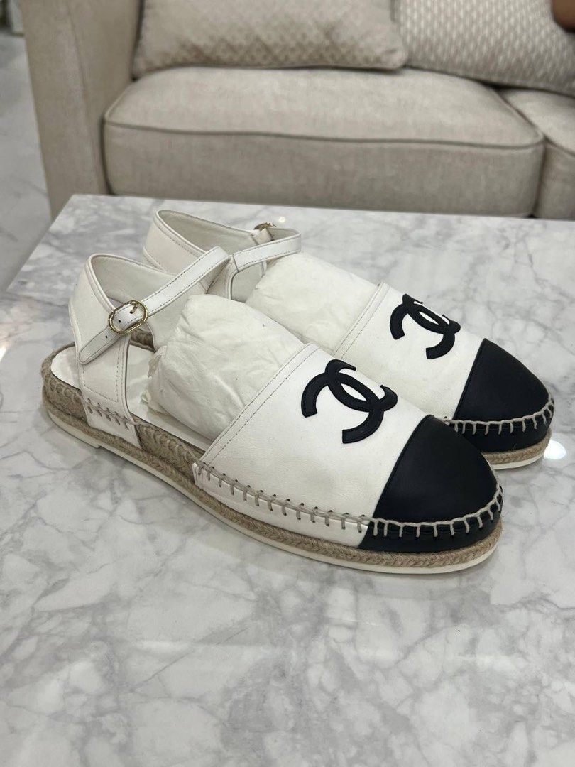 Excellent Chanel Cap Toe Flat Espadrilles White with Black Logo Size 40  (insole @8,5jt