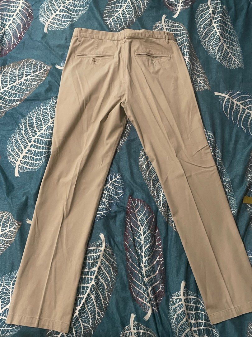Giordano Khaki Chinos Size 34 (Category: Chinos) located in Quezon City. Submitted by e95dlo (Listing ID 1373394820, Image 2). Description: Selling Pre-loved Giordano Khaki Chinos Size 34. Used mainly for office days RFS: Decluttering and not being used anymore Perfect for office, casual wear Condition: No major flaws Will have it sanitized and ironed before delivery Shipping/Delivery c/o buyers expense. Location is in QC Meet up in QC weekends o