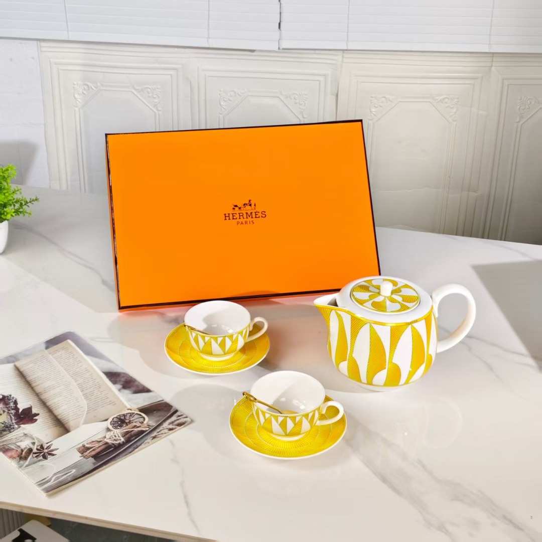 HERMES Afternoon tea gift box set, Furniture & Home Living, Kitchenware ...