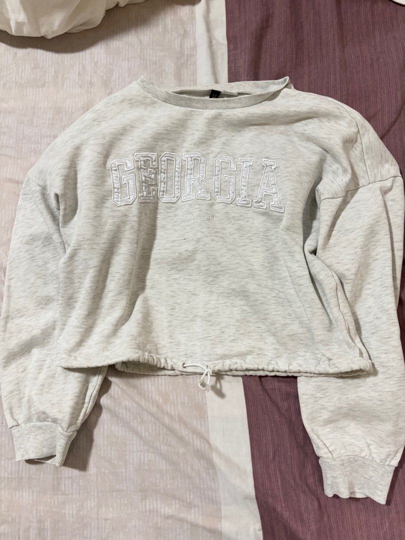 H&M Georgia Crop Top Sweater (Category: Others Tops) located in Lipa City. Submitted by thriftwj (Listing ID 1373386472, Image 1). Description: size s pede for xxs to m since adjustable yung pagka crop like new no flaws.