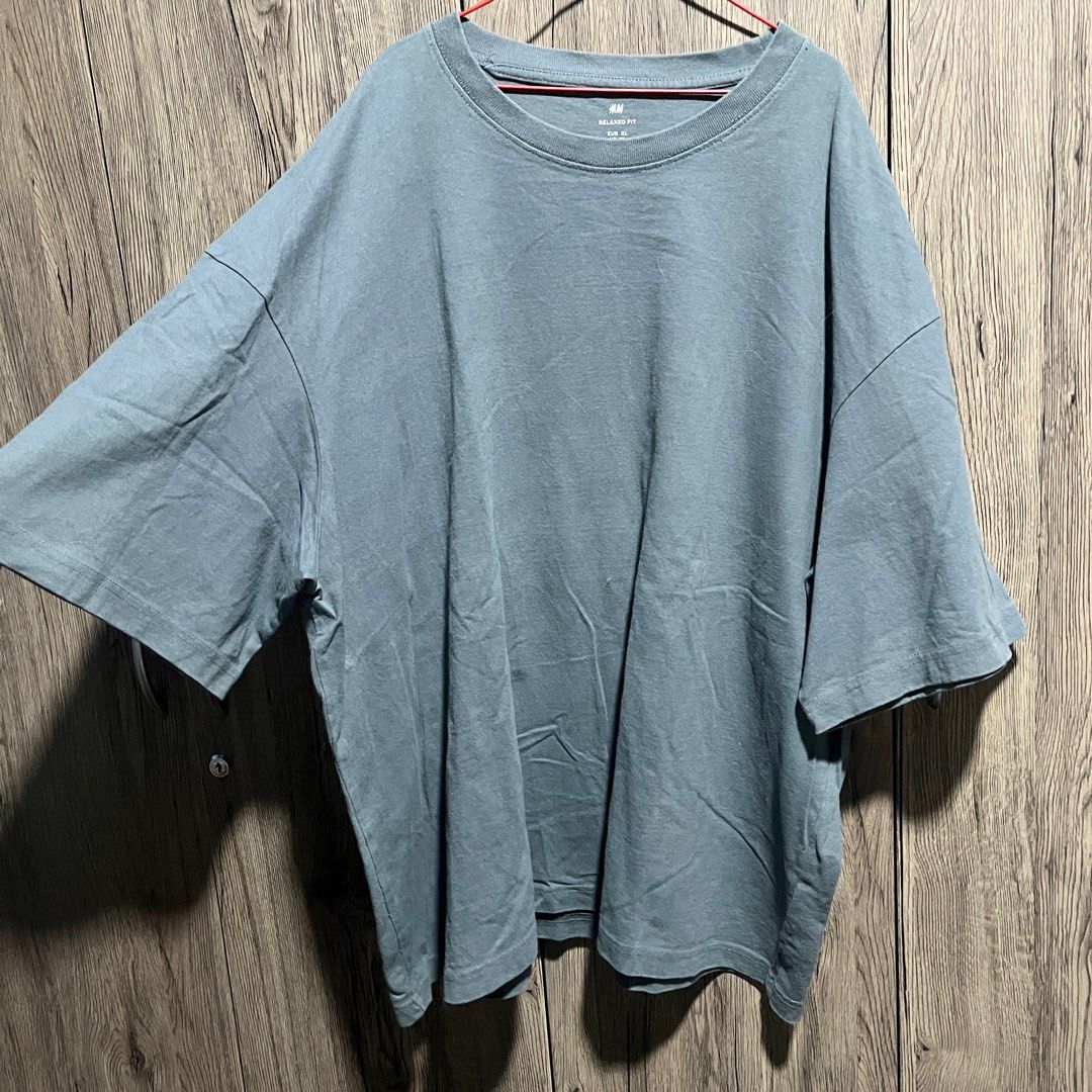 H&M Plain Tshirt - XL Relaxed Fit (Category: Tshirts & Polo Shirts ) located in Marikina City. Submitted by maya.declutters (Listing ID 1373307565, Image 3). Description: PERSONAL ITEMS / NOT FROM UKAY MOP: GCash / Bank Transfer Delivery: - Lalamove (7PM onwards) - J&T - Shipping fee will be shouldered by the buyer.