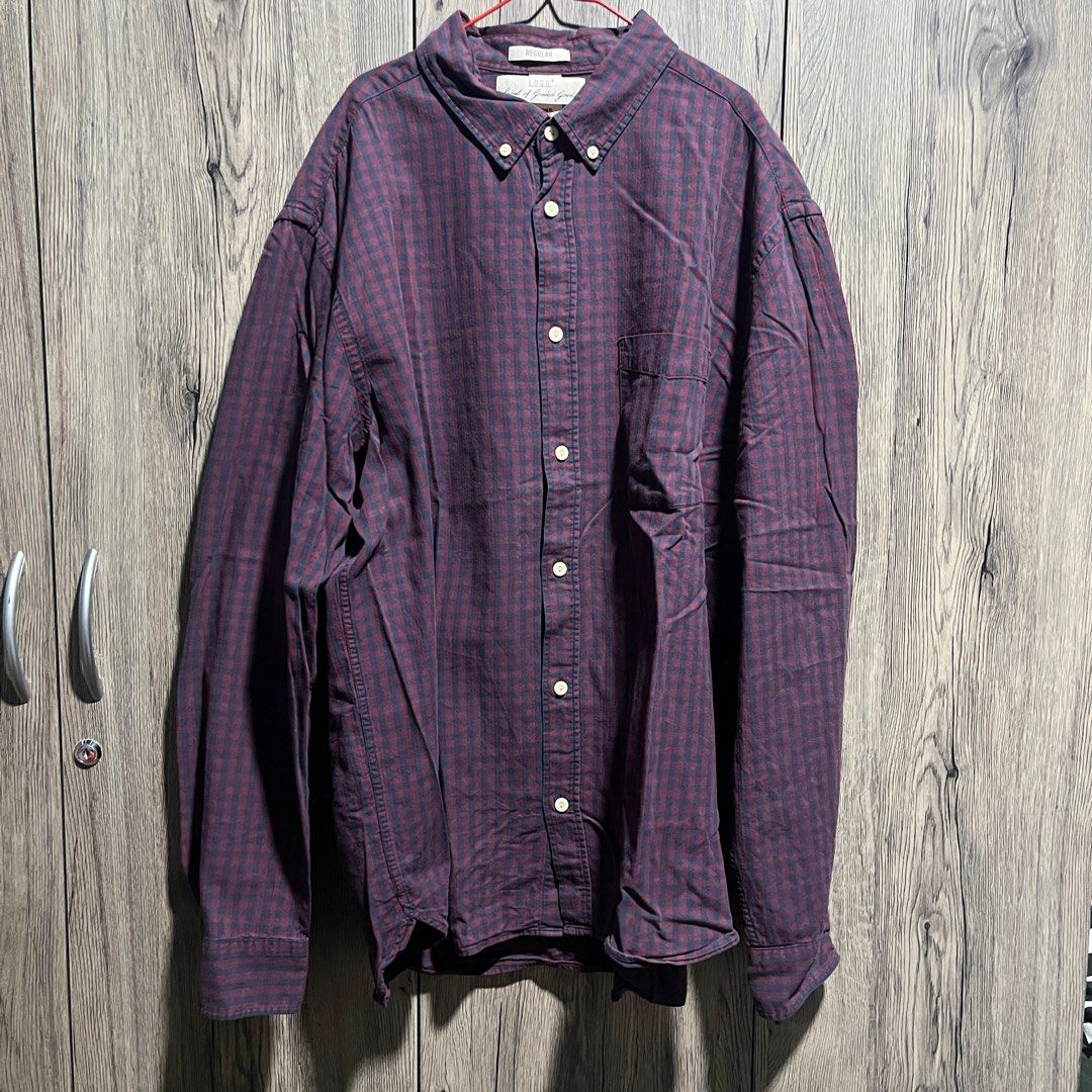 H&M Regular Fit Long Sleeves - XL (Category: Formal Shirts) located in Marikina City. Submitted by maya.declutters (Listing ID 1373312150, Image 1). Description: PERSONAL ITEMS / NOT FROM UKAY MOP: GCash / Bank Transfer Delivery: - Lalamove (7PM onwards) - J&T - Shipping fee will be shouldered by the buyer.