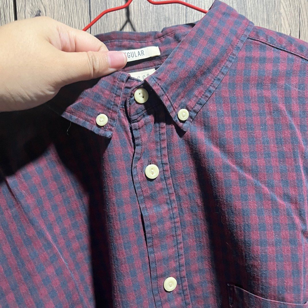 H&M Regular Fit Long Sleeves - XL (Category: Formal Shirts) located in Marikina City. Submitted by maya.declutters (Listing ID 1373312150, Image 3). Description: PERSONAL ITEMS / NOT FROM UKAY MOP: GCash / Bank Transfer Delivery: - Lalamove (7PM onwards) - J&T - Shipping fee will be shouldered by the buyer.