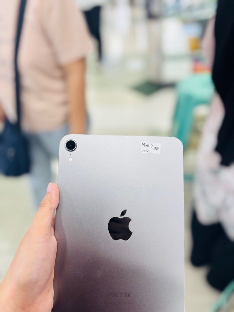 Ipad Mini 7 256GB A17 Wifi only no issues Slightly used (Category: iPad) located in San Juan City. Submitted by najihahtelecomshop2018 (Listing ID 1373364363, Image 2). Description: Legit Store | Original unit FOR SALE | TRADE / SWAP ▫️INSTALLMENT thru: 🔸Credit Card (straight / installment) 🔸Ggives / Gcredit + 6% interest 🔸Spay Later + 6% interest (RFS: Buy and Sell any kinds of Gadgets) Description: Ipad MINI 7 256GB 100% Battery Health Unli 