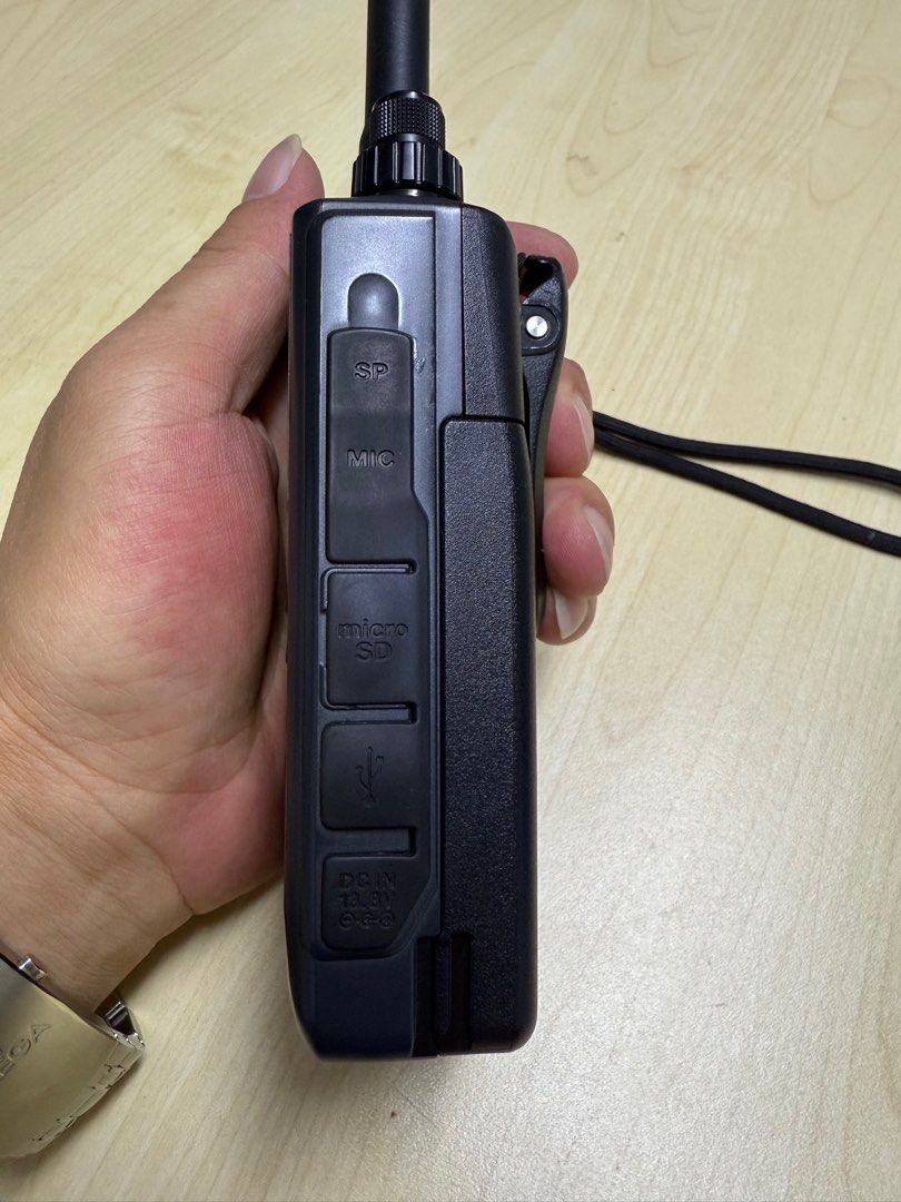 Kenwood TH-D74 (Category: Walkie-Talkie) located in Singapore. Submitted by yo8080 (Listing ID 1373324278, Image 3). Description: Kenwood TH-D74A Digital Tri-band Handheld Transceivers Kenwood has already garnered an enviable reputation with the TH-D72A/E handheld APRS® Amateur Radio transceiver. Now Kenwood has raised the bar even further with the new TH-D74A Digital Tri-band Handheld Transceivers! They have added support for D-STAR®, the digita
