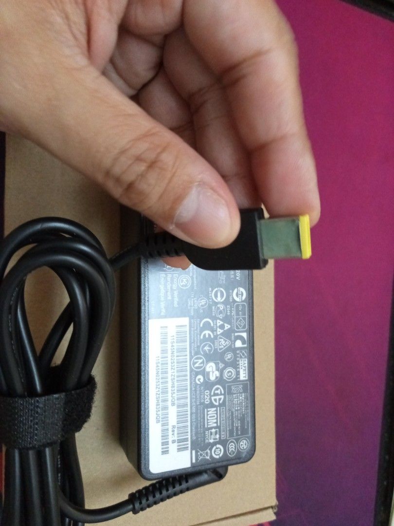 Lenovo Laptop Charger (Category: Laptops & Notebooks) located in Mandaluyong City. Submitted by richardolshoppe (Listing ID 1373344523, Image 1). Description: 45, 65, 90 watts available.